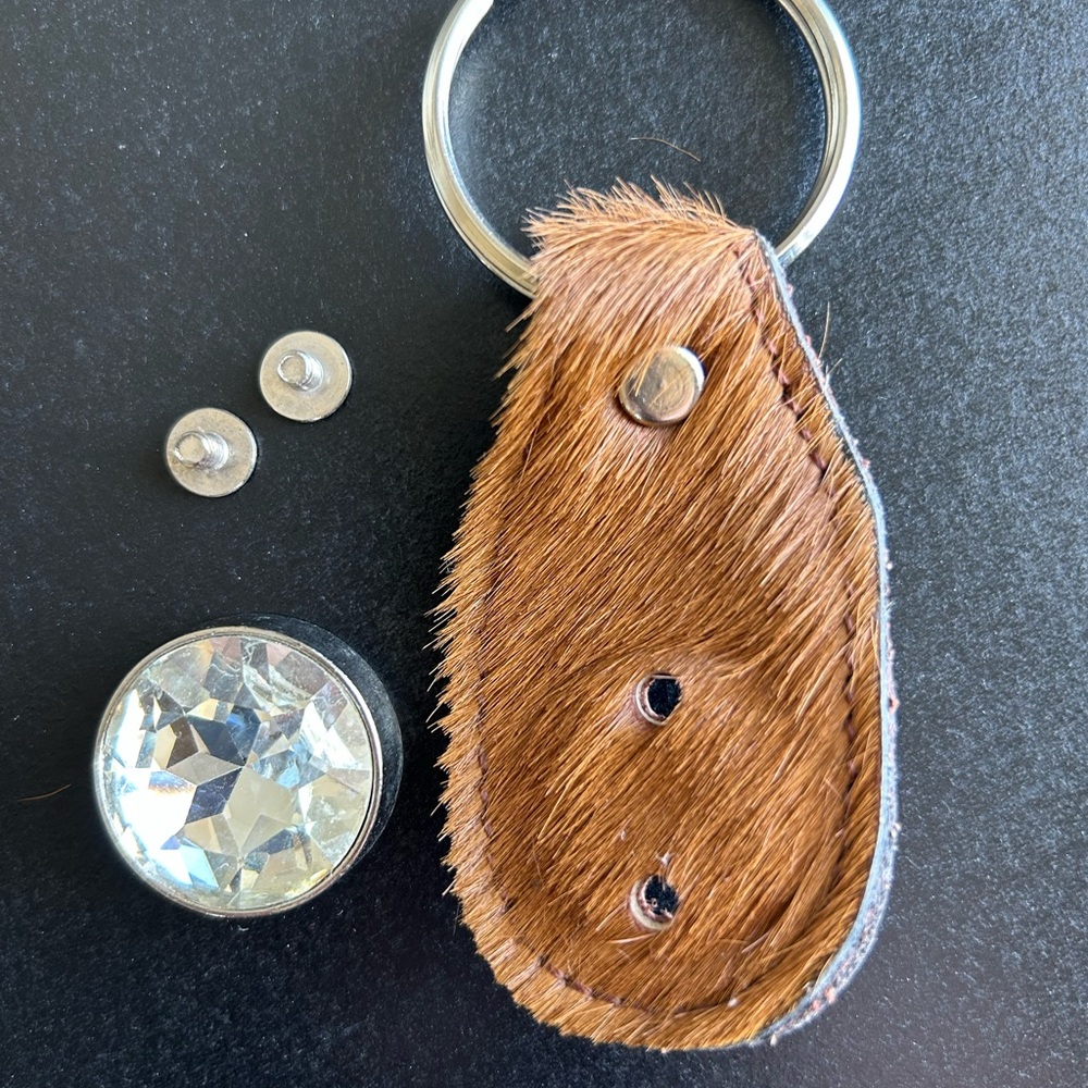 Raviani Handmade Keychain - Picture 3 of 5